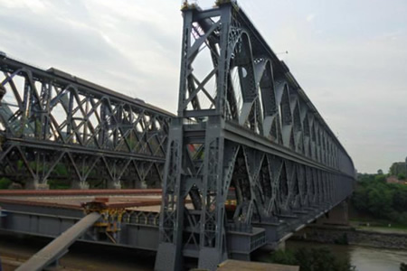 兰州铁路监管局调查银巴铁路桥梁橡胶材料以次充好问题